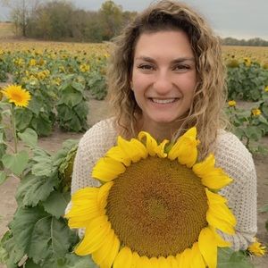 Meet your Posher, Houda